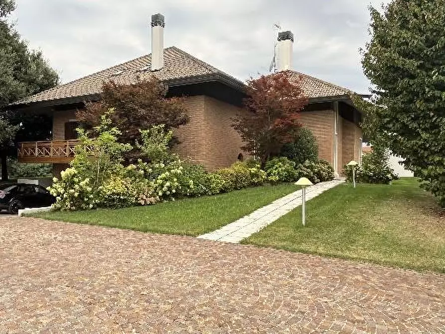 Immagine 5 di Casa bifamiliare in vendita  in Via del Sile  a Pordenone