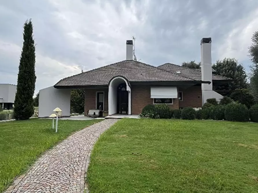 Immagine 10 di Casa bifamiliare in vendita  in Via del Sile  a Pordenone