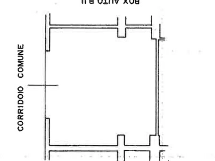 Immagine 8 di Garage in vendita  in Via E. Longoni a Roma
