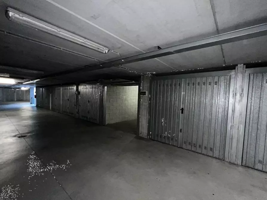 Immagine 3 di Garage in vendita  in Via Domenico Cimarosa  a Torino