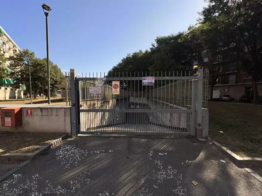 Immagine 4 di Garage in vendita  in Via Domenico Cimarosa  a Torino