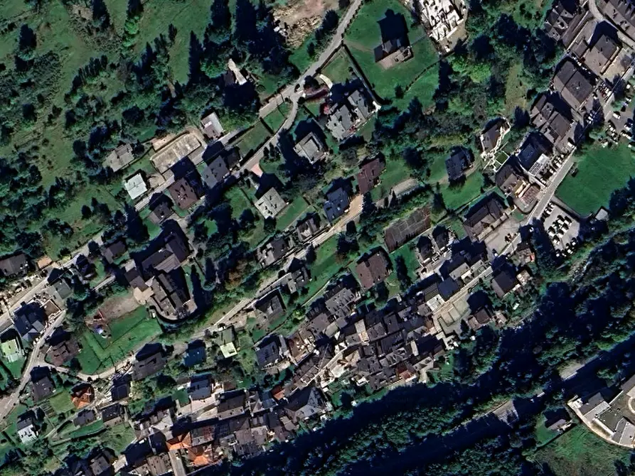 Immagine 3 di Appartamento in vendita  in Via della Torre  a Ponte Di Legno