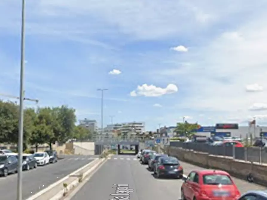 Immagine 5 di Garage in vendita  in Via A. Galleppini a Roma