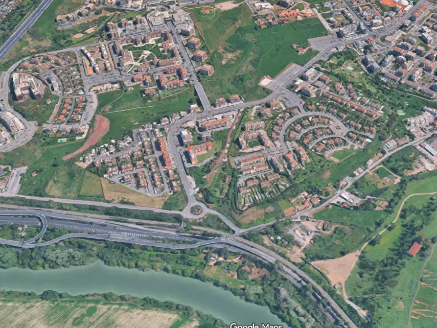 Immagine 8 di Garage in vendita  in Via Largo G. Martina a Roma