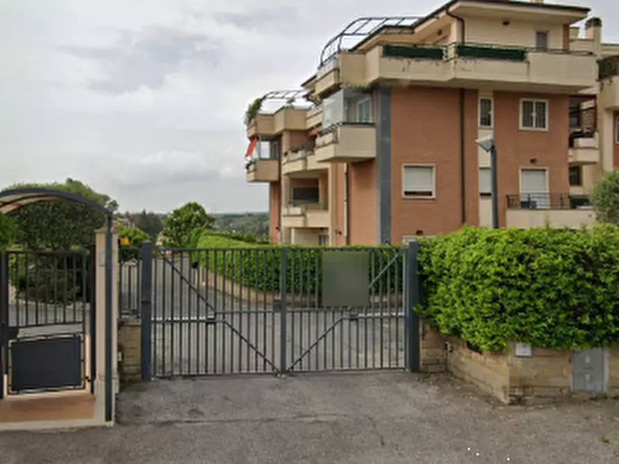 Immagine 1 di Garage in vendita  in Via G.Martina  a Roma