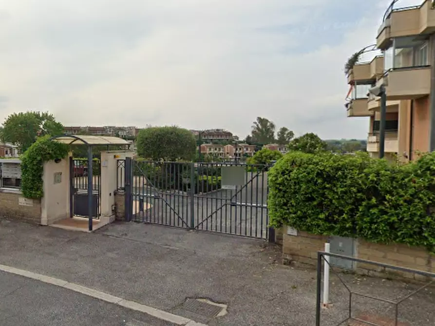 Immagine 7 di Garage in vendita  in Via G.Martina  a Roma