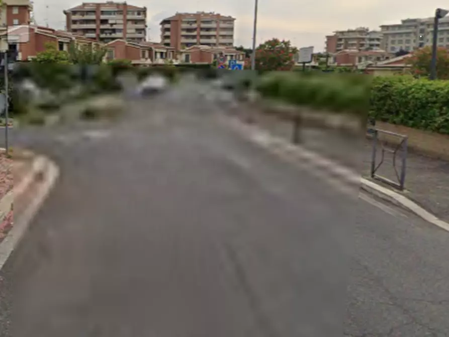 Immagine 12 di Garage in vendita  in Via G.Martina  a Roma