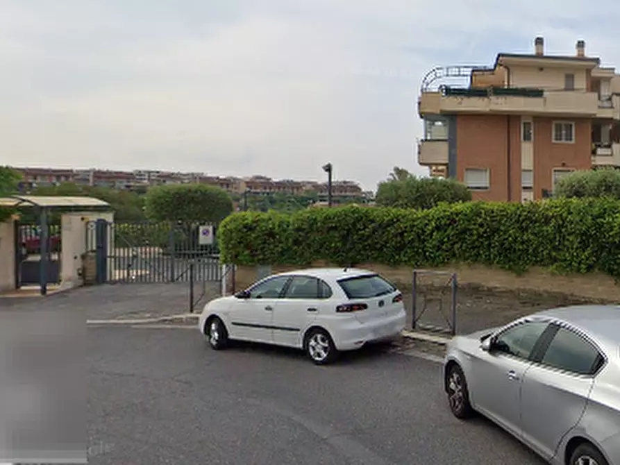 Immagine 15 di Garage in vendita  in Via G.Martina  a Roma