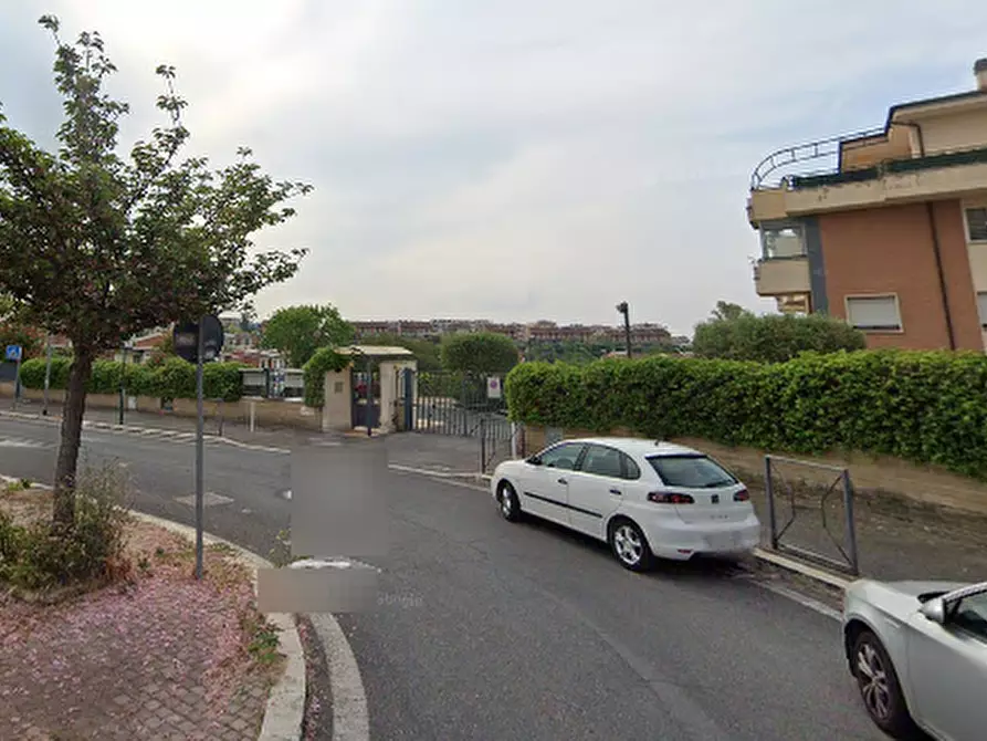 Immagine 16 di Garage in vendita  in Via G.Martina  a Roma