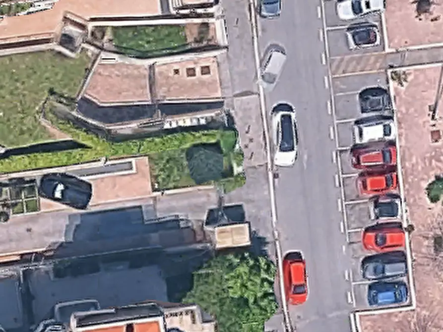 Immagine 19 di Garage in vendita  in Via G.Martina  a Roma