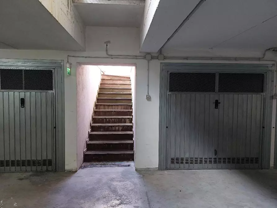 Immagine 4 di Garage in vendita  in Via del Castello a Fano