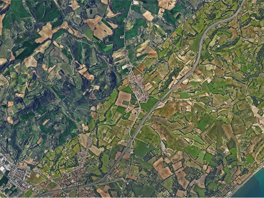 Immagine 10 di Garage in vendita  in Via del Castello a Fano