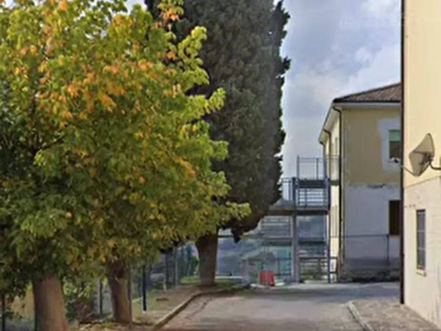 Immagine 3 di Stabile in vendita  in via Raffaello Sanzio a Cartoceto