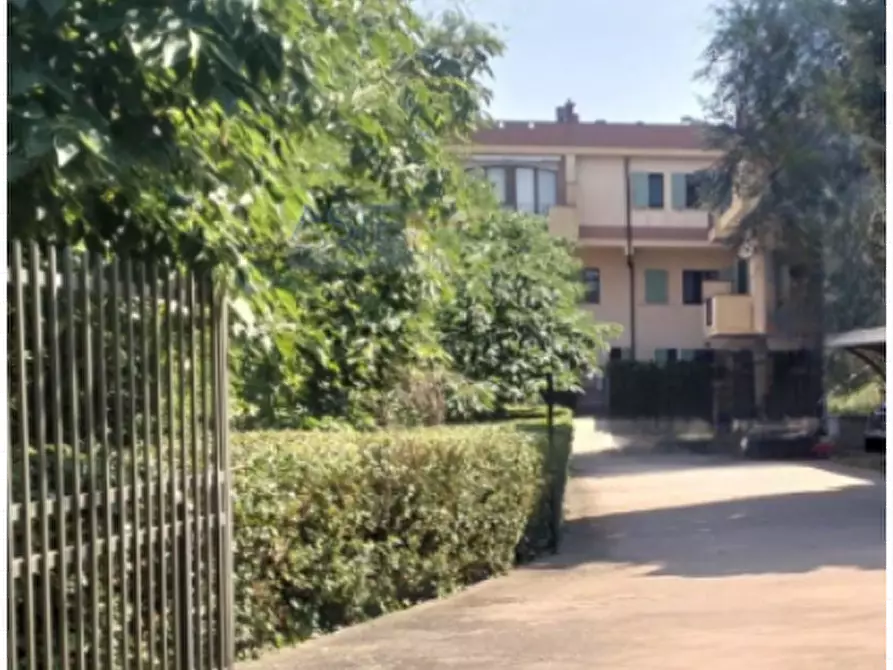 Immagine 1 di Appartamento in vendita  in Via Montalbano a Rimini