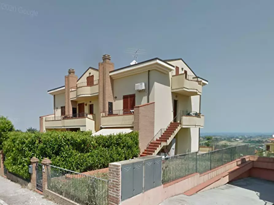 Immagine 4 di Appartamento in vendita  in Via Luciano Lama a Montescudo-Monte Colombo