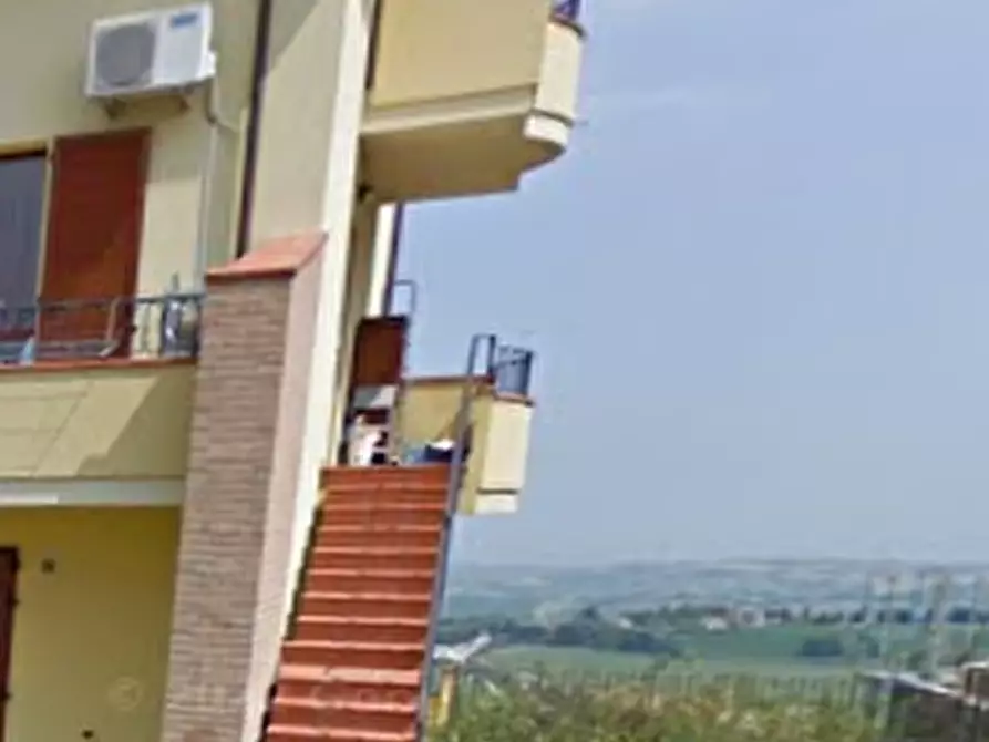 Immagine 6 di Appartamento in vendita  in Via Luciano Lama a Montescudo-Monte Colombo