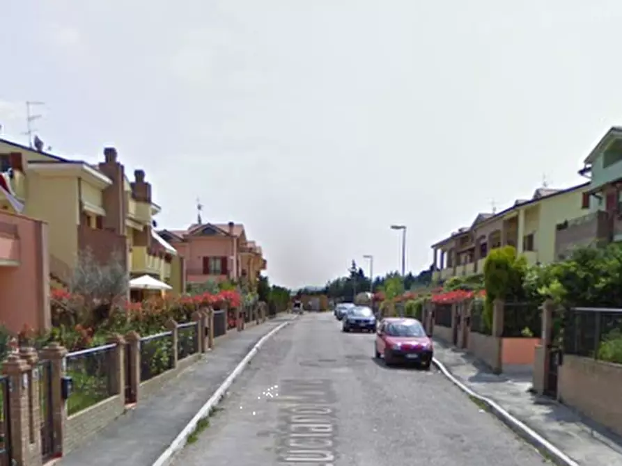 Immagine 8 di Appartamento in vendita  in Via Luciano Lama a Montescudo-Monte Colombo