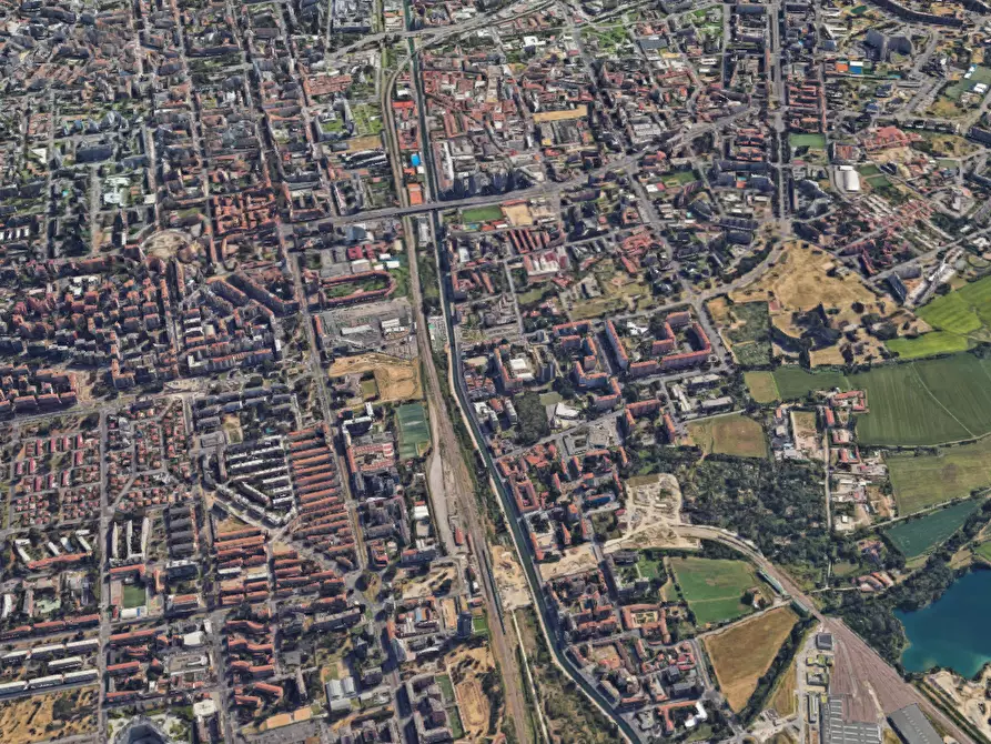 Immagine 9 di Garage in vendita  in Via Lodovico Il Moro a Milano