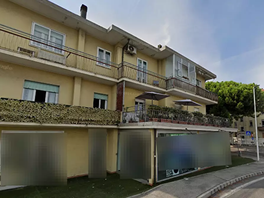 Immagine 2 di Negozio in vendita  in Via Adriatica a Riccione