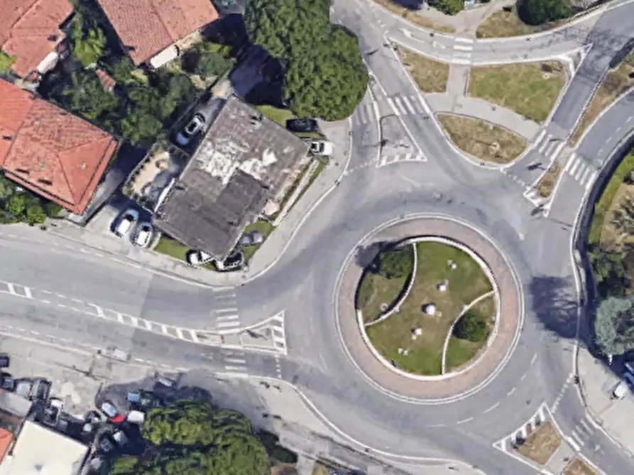 Immagine 9 di Negozio in vendita  in Via Adriatica a Riccione