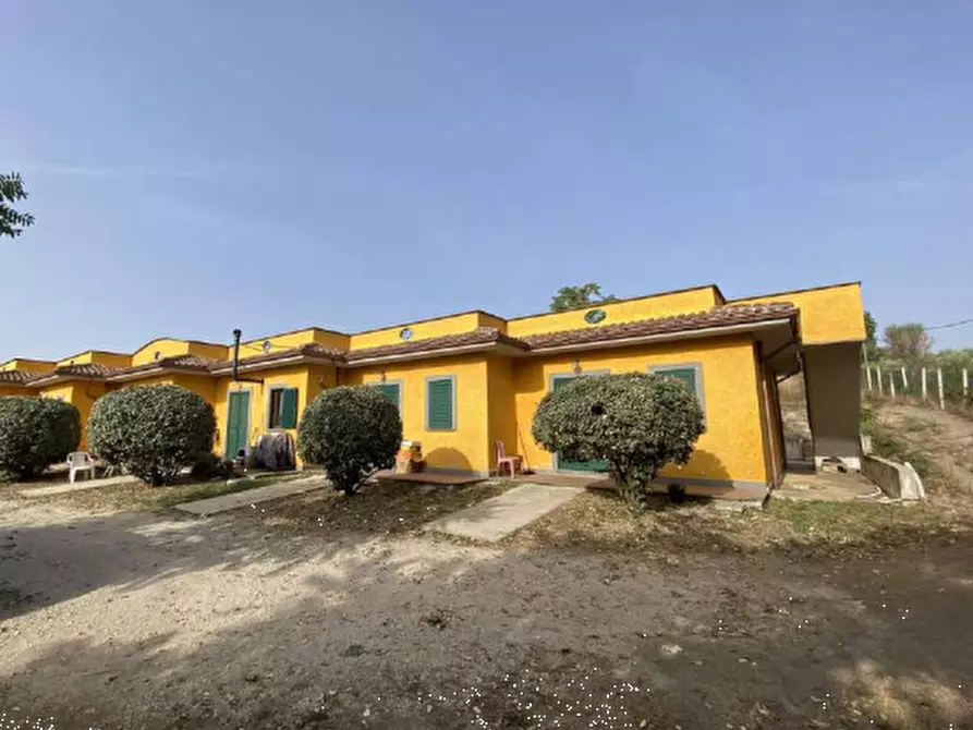 Immagine 1 di Hotel in vendita  in Via Fontana Parata a Velletri