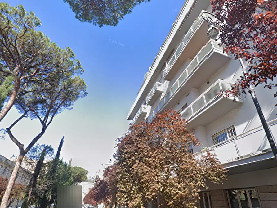 Immagine 13 di Appartamento in vendita  in Via Achille Papa a Roma