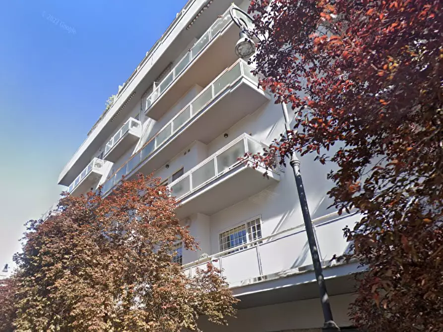 Immagine 14 di Appartamento in vendita  in Via Achille Papa a Roma