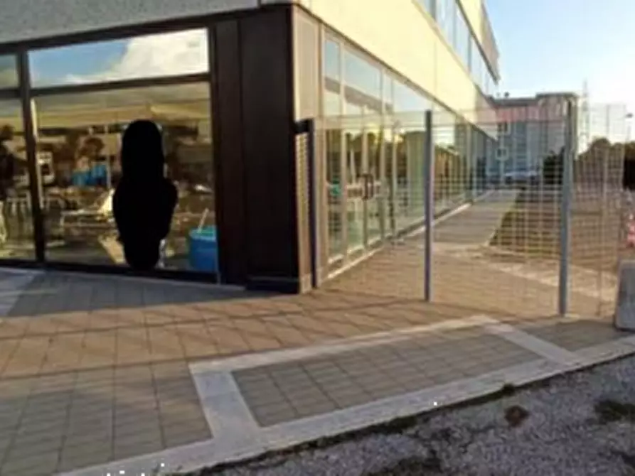 Immagine 2 di Capannone industriale in vendita  in Via Nettunense a Anzio