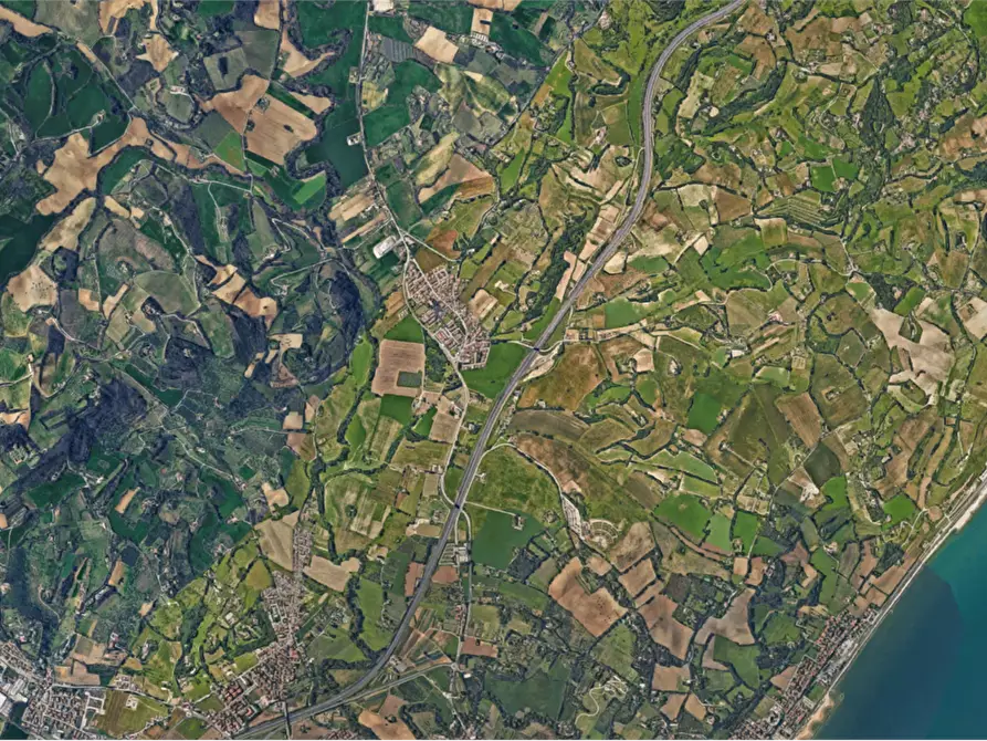 Immagine 12 di Garage in vendita  in Via del Castello a Fano