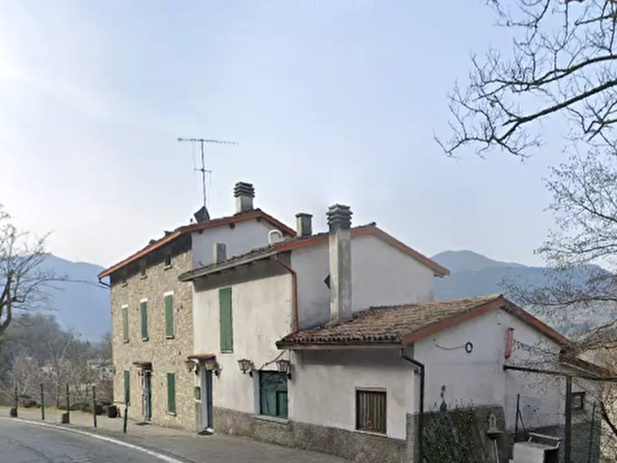 Immagine 5 di Casa indipendente in vendita  in Via Battilocchi a Calestano