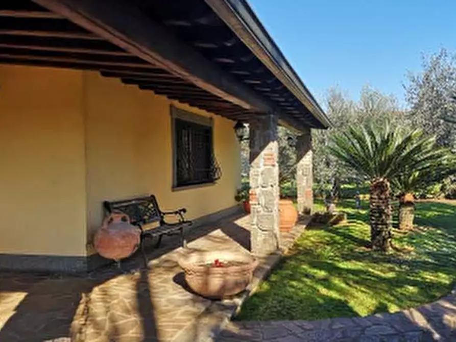 Immagine 1 di Villa in vendita  in Via Campetto dei Macellari a Velletri