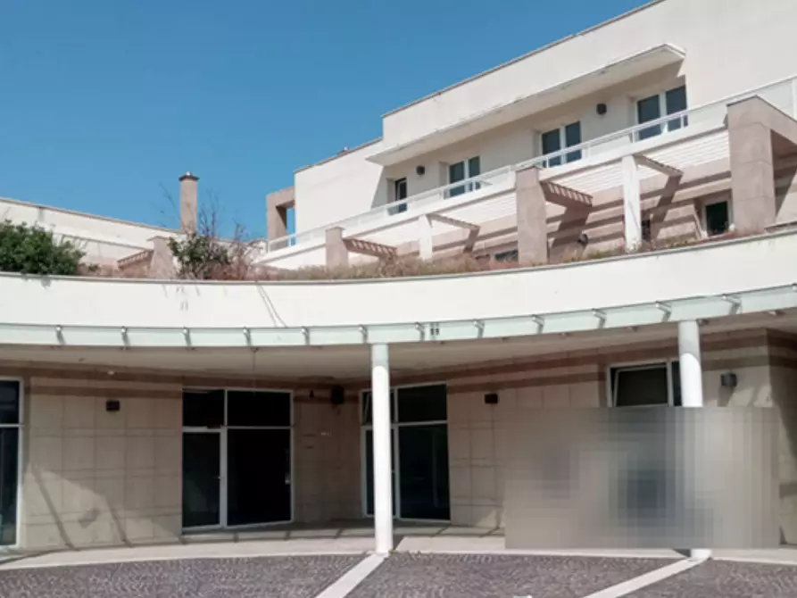 Immagine 2 di Negozio in vendita  in Via Fratelli Kennedy a San Leo