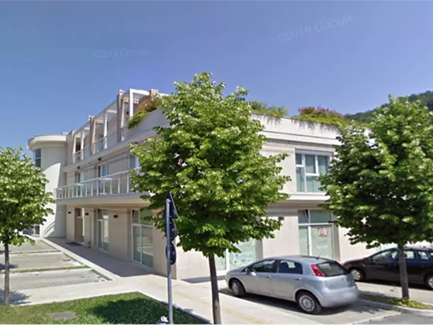 Immagine 9 di Negozio in vendita  in Via Fratelli Kennedy a San Leo