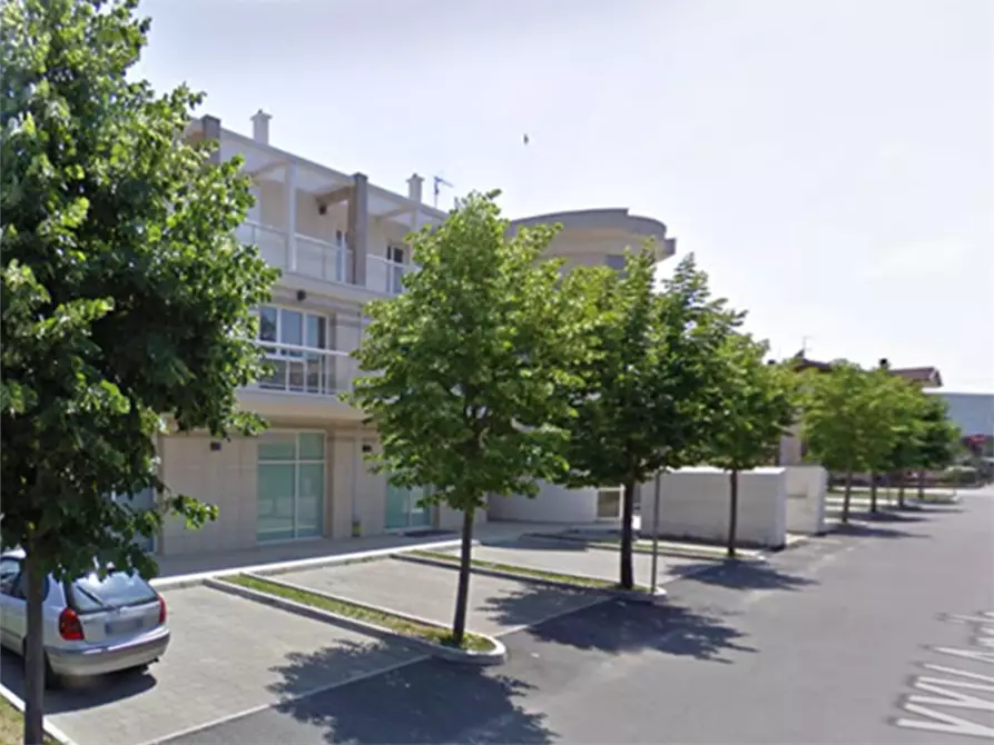 Immagine 13 di Negozio in vendita  in Via Fratelli Kennedy a San Leo