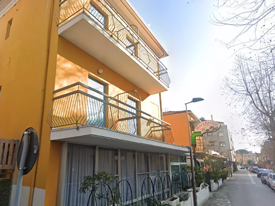 Immagine 1 di Hotel in vendita  in Viale Antonio Locatelli a Rimini