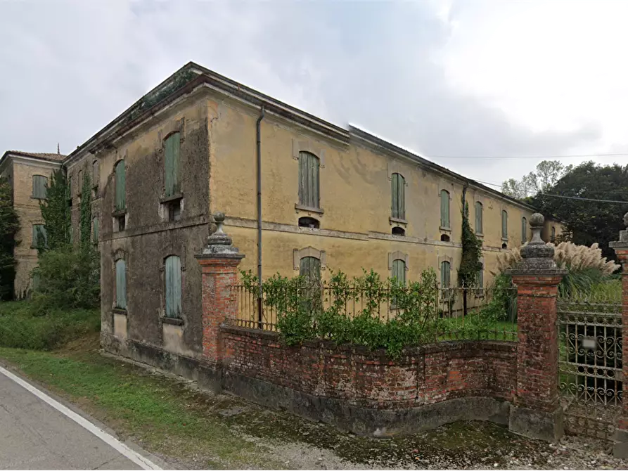 Immagine 1 di Villa in vendita  in Via Camillo Benso Conte di Cavour a Ceggia