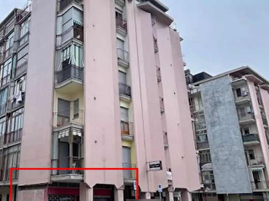 Immagine 2 di Negozio in vendita  in Via Antica di Grugliasco a Rivoli