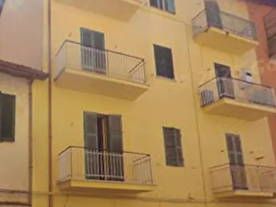 Immagine 2 di Appartamento in vendita  a San Polo Dei Cavalieri