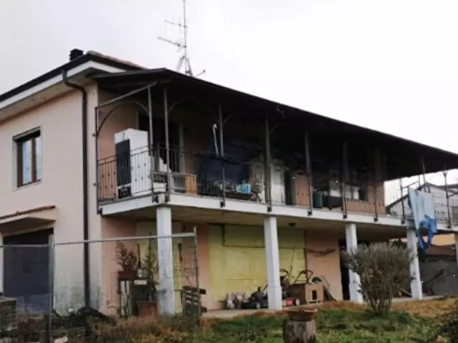 Immagine 1 di Villa in vendita  in Via San Rocco a Rivalba