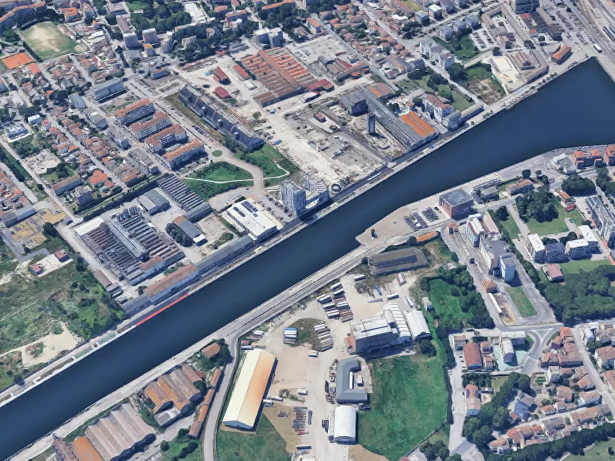 Immagine 18 di Appartamento in vendita  in Viale G. Bosi Maramotti a Ravenna