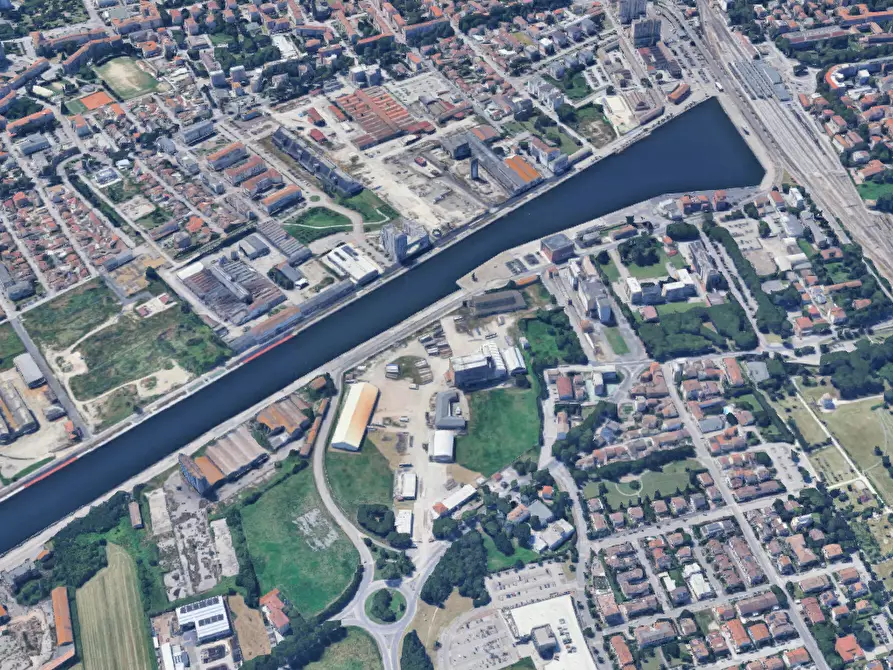 Immagine 19 di Appartamento in vendita  in Viale G. Bosi Maramotti a Ravenna