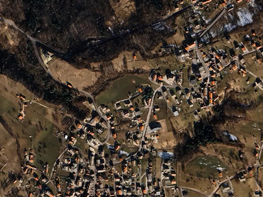 Immagine 14 di Porzione di casa in vendita  in via Broz a Tambre