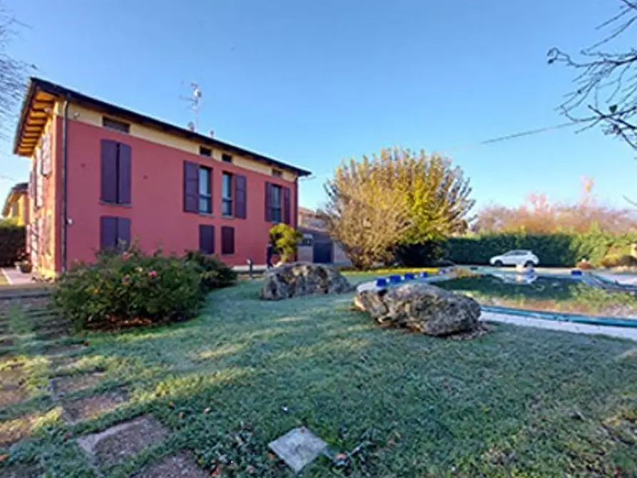 Immagine 1 di Casa bifamiliare in vendita  in Strada Barchetta a Modena