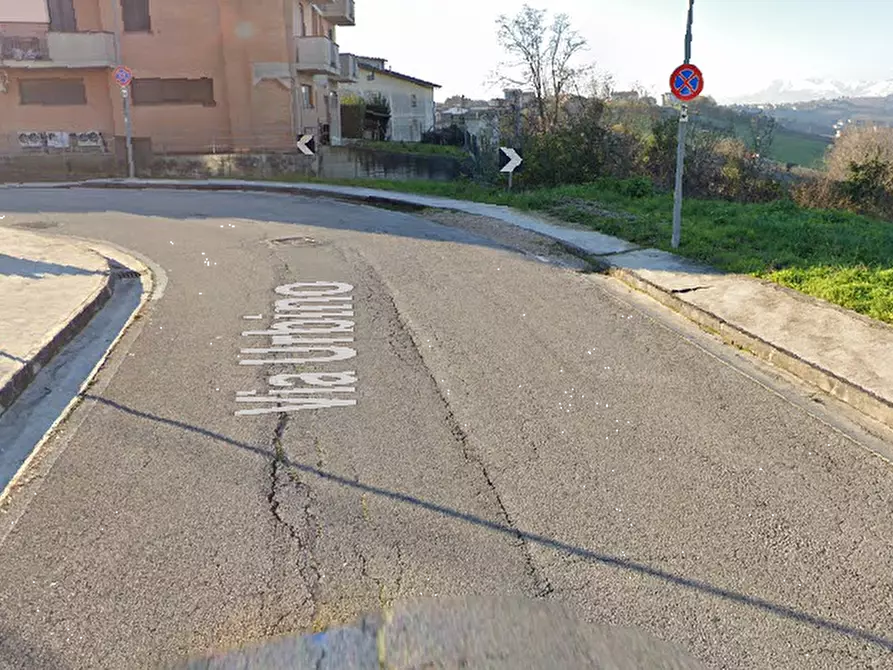 Immagine 10 di Appartamento in vendita  in Via Urbino a Monte Urano