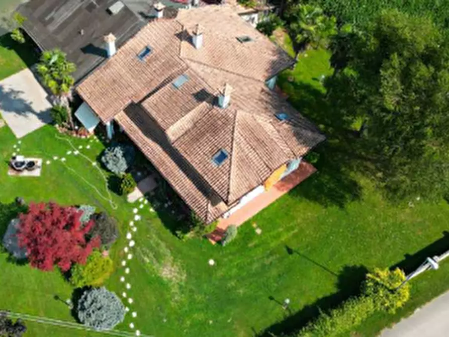 Immagine 1 di Villa in vendita  in Via Risera a Zoppola