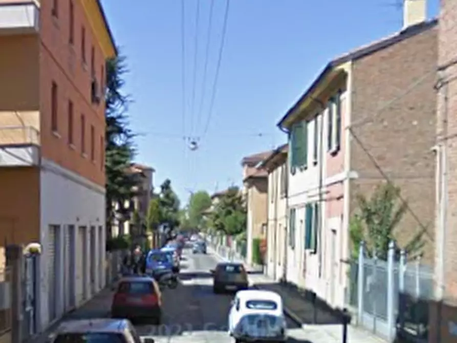Immagine 3 di Negozio in vendita  in Via Andrea da Faenza a Bologna