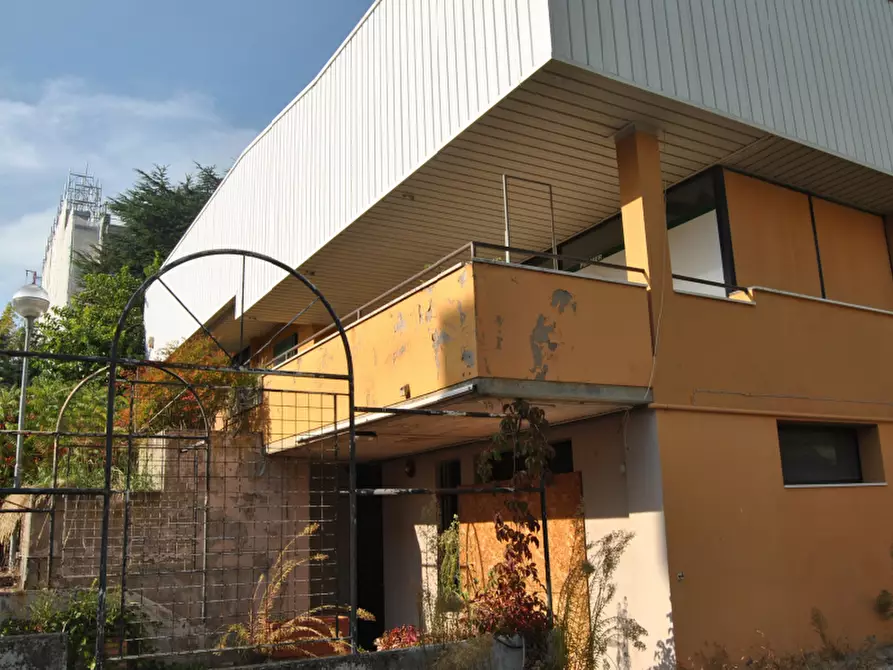 Immagine 8 di Negozio in vendita  in via Luigi Longo a Dozza