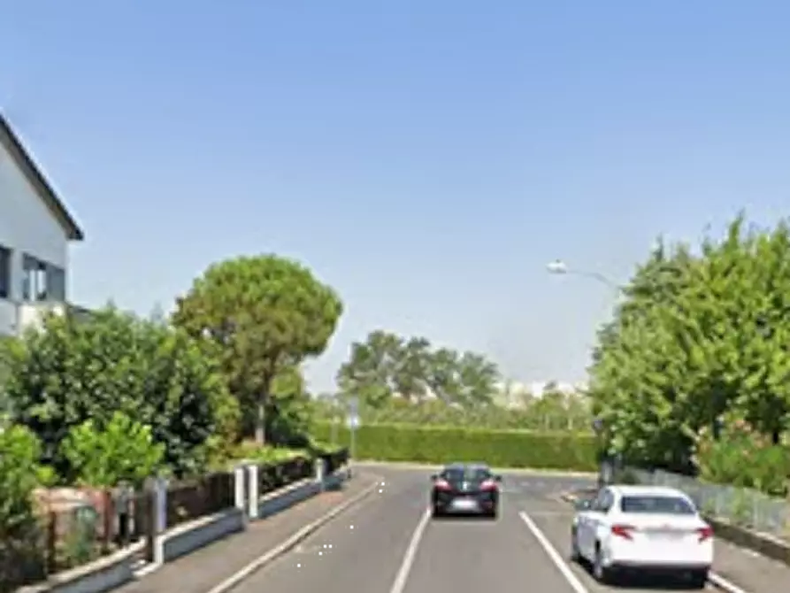 Immagine 9 di Negozio in vendita  in via Luigi Longo a Dozza