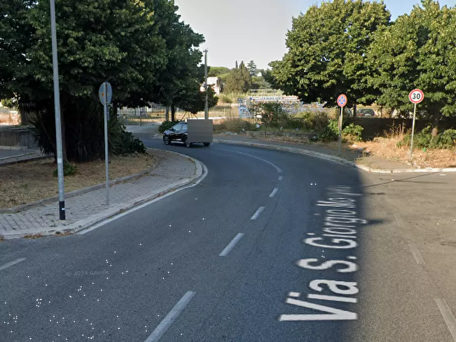 Immagine 5 di Negozio in vendita  in Via S. Giorgio Morgeto a Roma