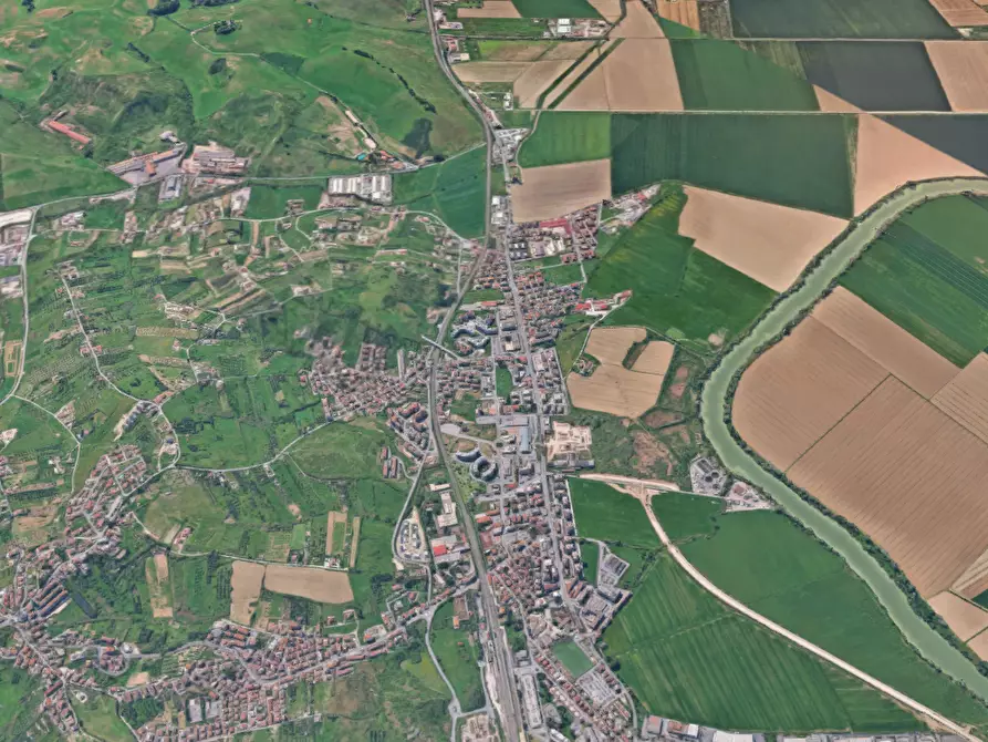 Immagine 10 di Magazzino in vendita  in Via Salaria a Monterotondo